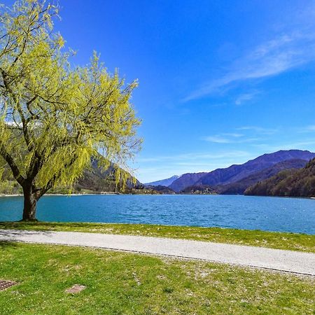 Sky&Pool Dom Apartment Riva del Garda Exterior photo