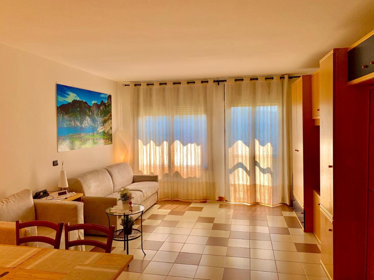 Sky&Pool Dom Apartment Riva del Garda Exterior photo